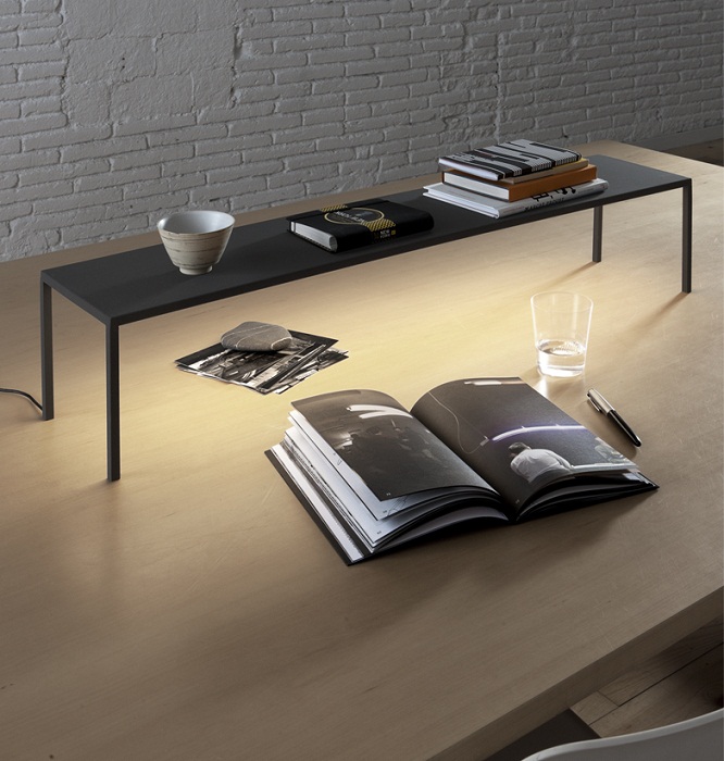 BlancoWhite Table Lamp by Santa and Cole Lamps